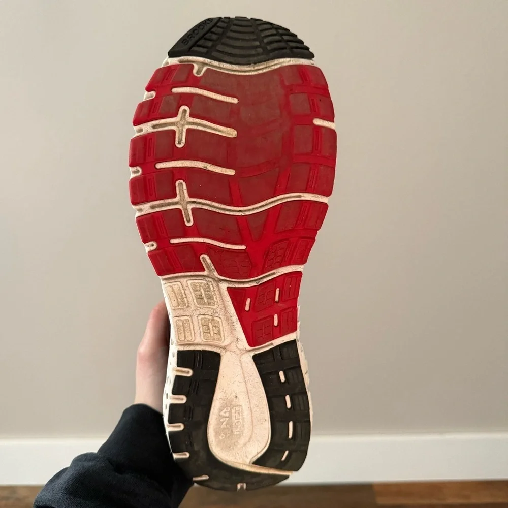 Brooks size 12